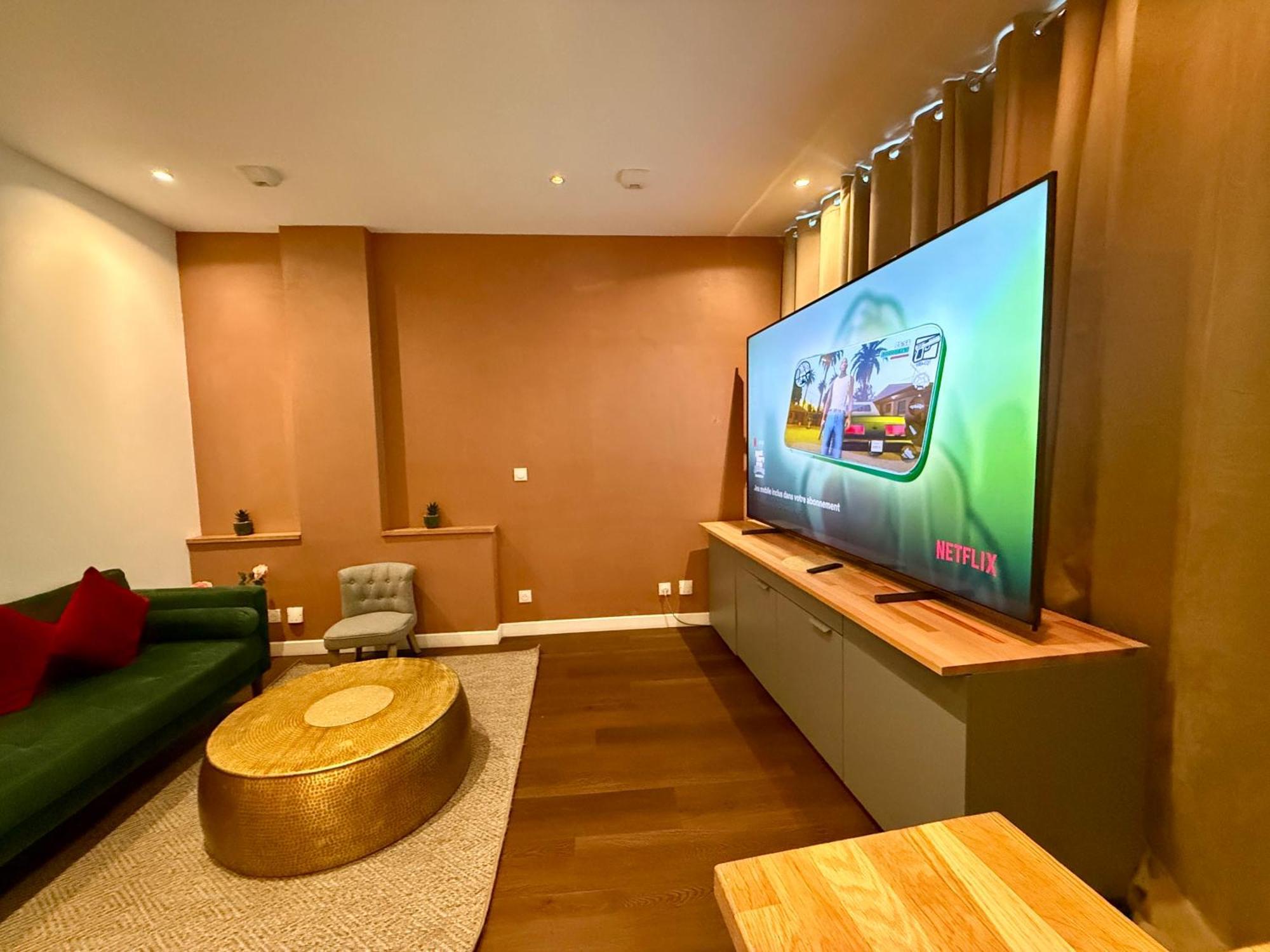 Colline, La Suite Cinema Spa Privee Nancy Exterior photo